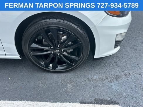 Used 2021 Chevrolet Malibu LT w/ Leather Package FWD image 3
