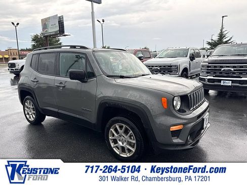 Used 2022 Jeep Renegade Latitude AWD/4WD image 1
