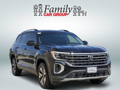 Used 2024 Volkswagen Atlas SE FWD image 2