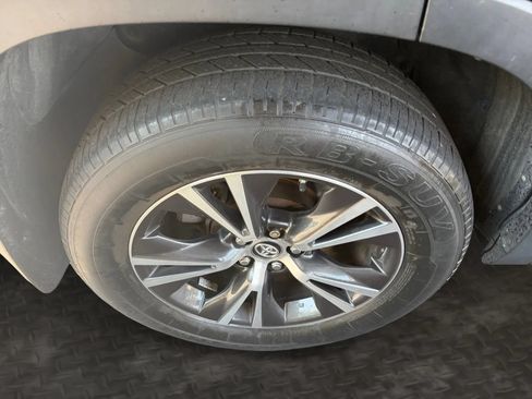 Used 2019 Toyota Highlander Plus w/ Protection Package #3 AWD/4WD image 39