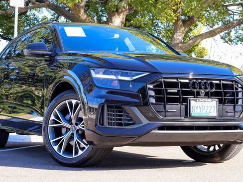 Used 2021 Audi Q8 Premium w/ Black Optic Package image 2