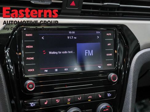 Used 2022 Volkswagen Passat 2.0T SE image 29