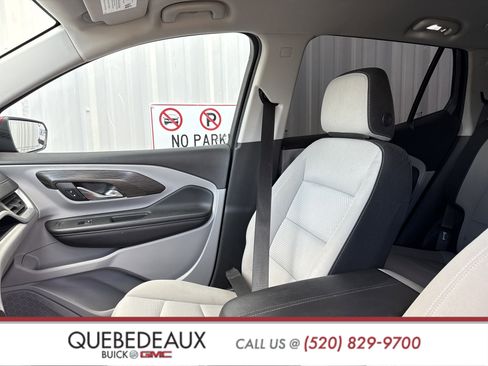 Used 2022 GMC Terrain SLE w/ Driver Convenience Package image 11