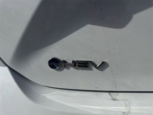 Used 2025 Toyota Camry SE image 33