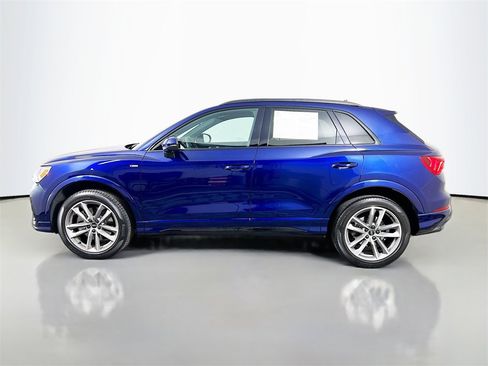 Used 2023 Audi Q3 2.0T Premium image 4