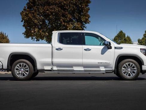 Used 2023 GMC Sierra 1500 Denali AWD/4WD image 5
