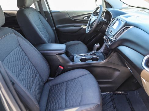 Used 2020 Chevrolet Equinox LT FWD image 16