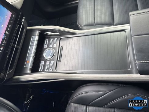 Used 2024 Lincoln Nautilus Reserve image 33