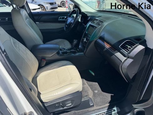 Used 2017 Ford Explorer Platinum AWD/4WD image 26