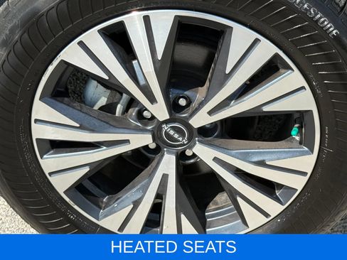 Used 2022 Nissan Rogue SV w/ SV Premium Package AWD/4WD image 17