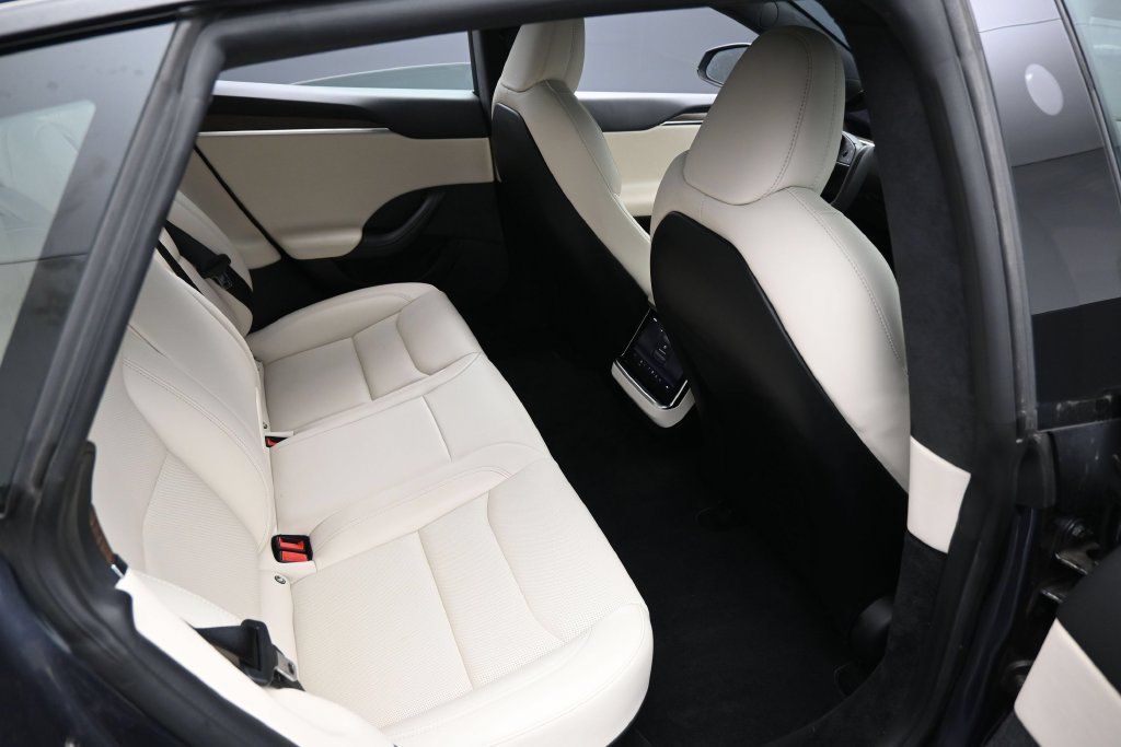 Used 2022 Tesla Model S AWD/4WD image 27