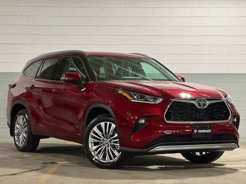 New 2026 Toyota Highlander Platinum image 1