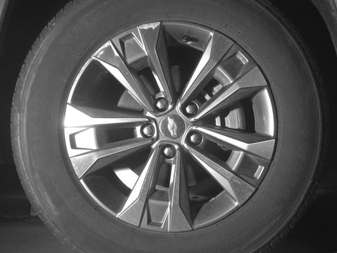 Used 2025 Chevrolet Equinox LT FWD image 13