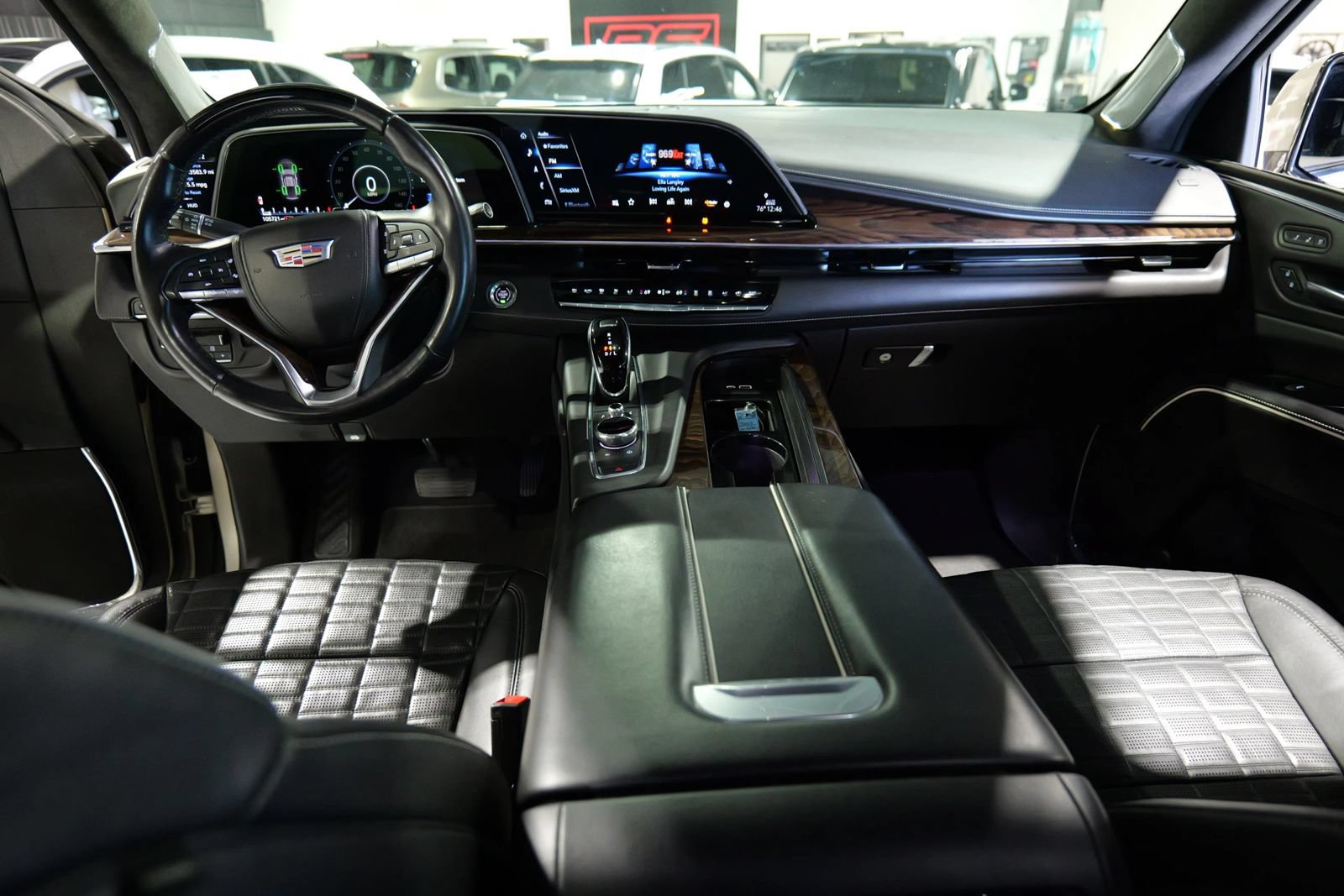 Used 2021 Cadillac Escalade ESV Premium Luxury Platinum AWD/4WD image 17