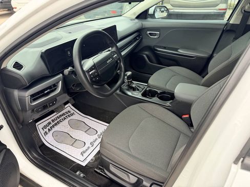 Used 2025 Kia K4 FWD image 9