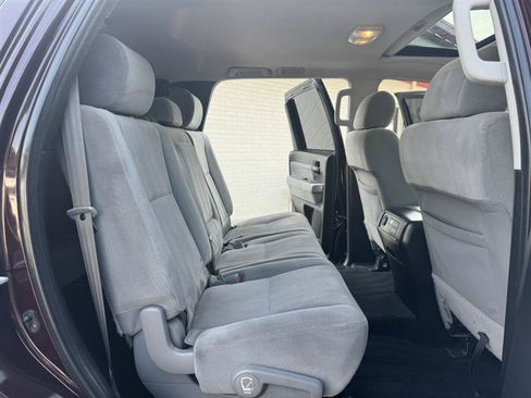 Used 2018 Toyota Sequoia SR5 AWD/4WD image 16