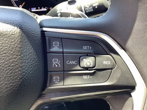 Used 2024 Jeep Grand Cherokee Laredo X w/ Trailer Tow Package image 12