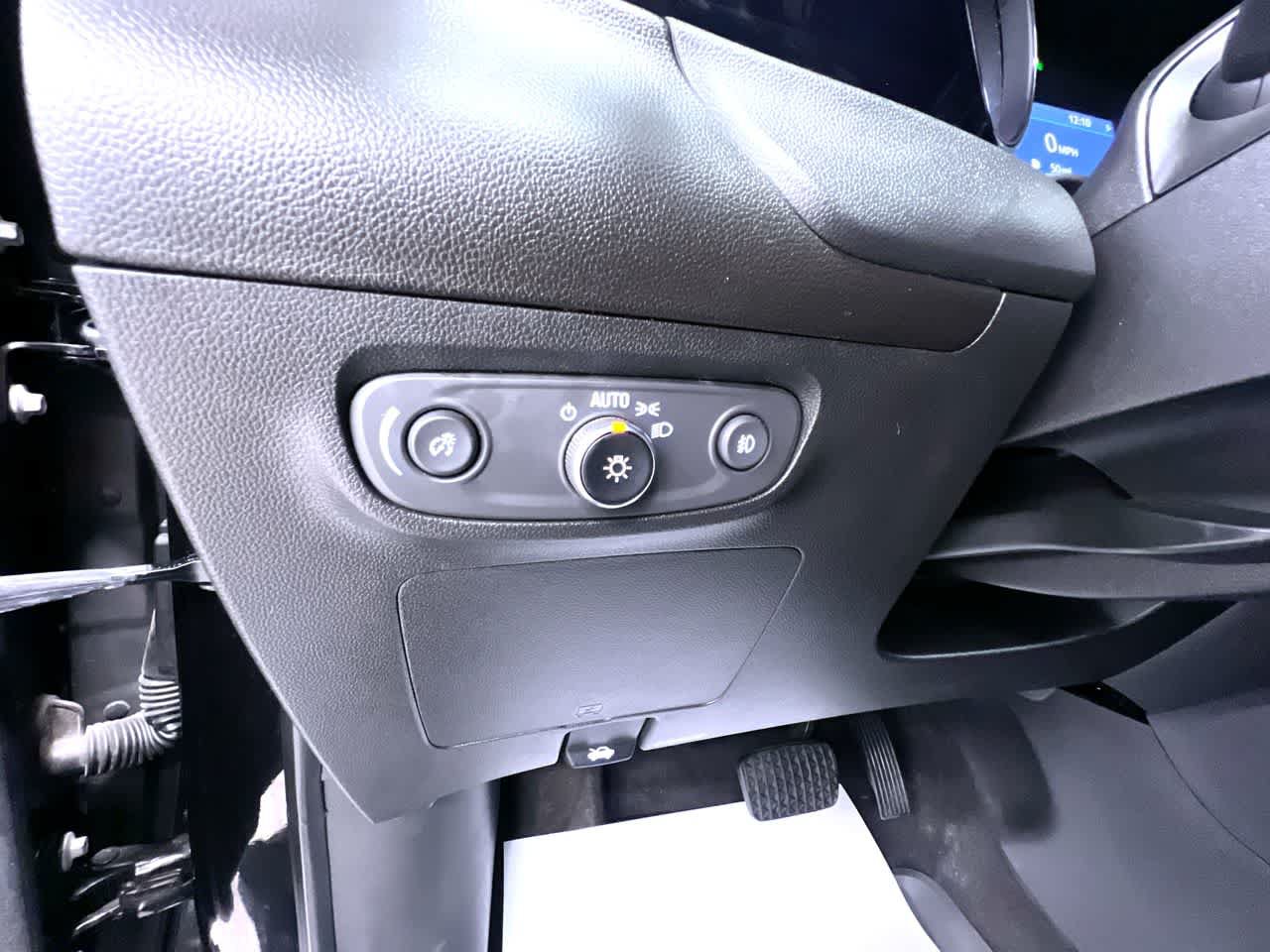 Used 2021 Buick Encore GX Select w/ Sport Touring Package FWD image 16