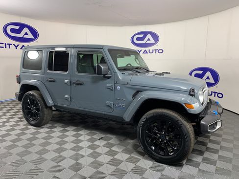 Used 2024 Jeep Wrangler Unlimited Sahara w/ Safety Group AWD/4WD image 1