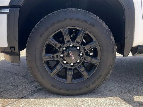 Used 2024 GMC Sierra 2500 AT4 w/ AT4 Premium Plus Package AWD/4WD image 35