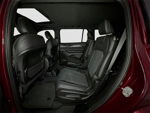 New 2025 Jeep Grand Cherokee L Altitude image 15
