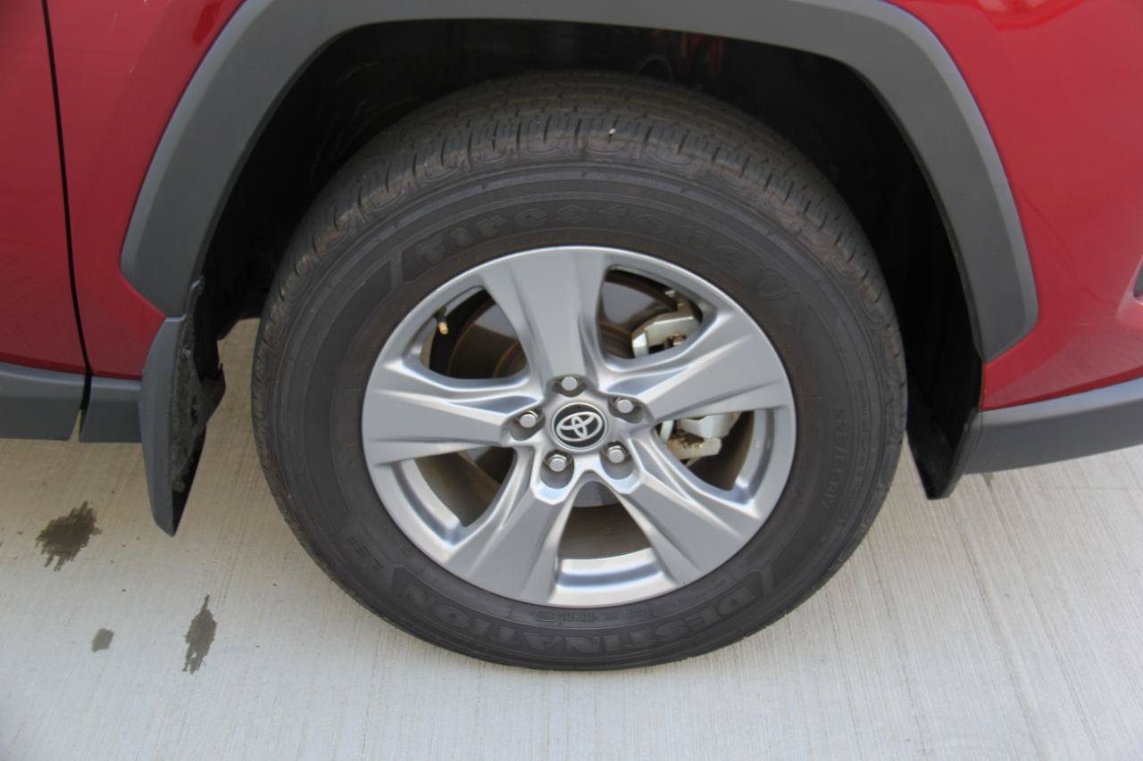 Used 2025 Toyota RAV4 XLE w/ Convenience Package FWD image 30