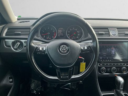 Used 2017 Volkswagen Passat 1.8T R-Line image 12