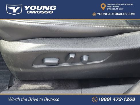 Used 2022 Cadillac XT4 Premium Luxury w/ Cold Weather Package AWD/4WD image 10