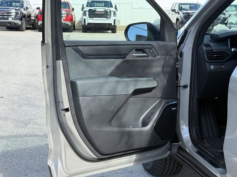 New 2026 GMC Acadia AT4 w/ Super Cruise Package AWD/4WD image 13