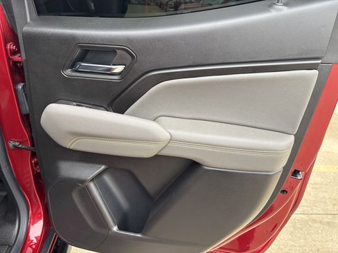 Used 2026 Chevrolet Colorado ZR2 w/ Technology Package image 15