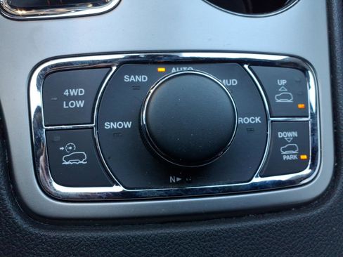 Used 2017 Jeep Grand Cherokee Trailhawk w/ Trailhawk Luxury Group image 17