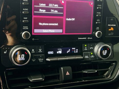 Used 2022 Toyota Highlander XSE image 27