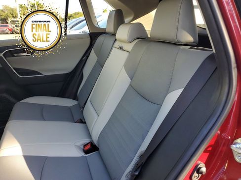 Certified 2022 Toyota RAV4 Limited image 17
