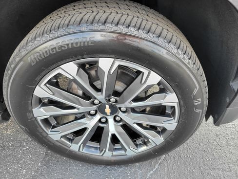 Certified 2025 Chevrolet Suburban High Country image 48