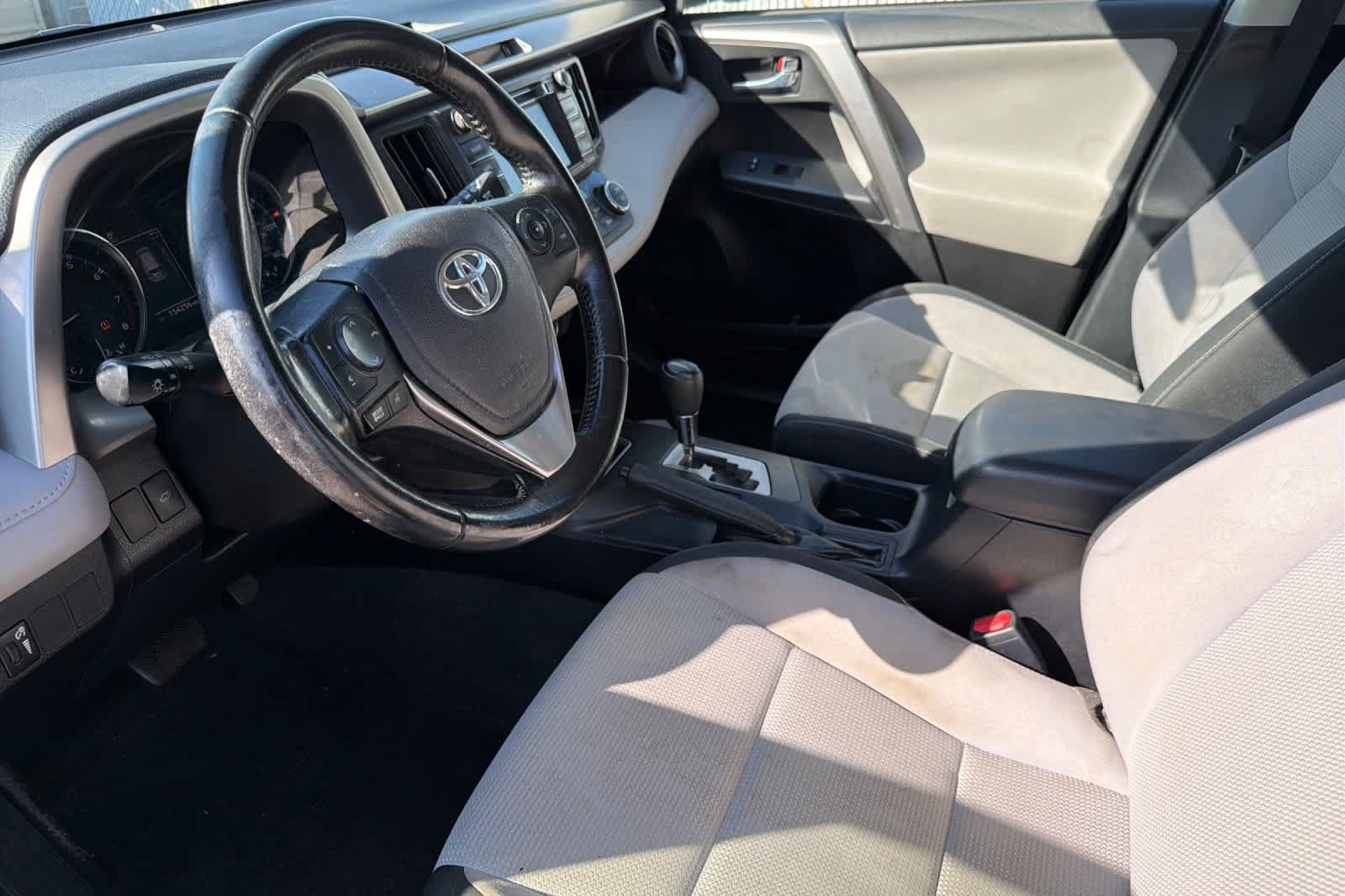Used 2016 Toyota RAV4 XLE FWD image 9