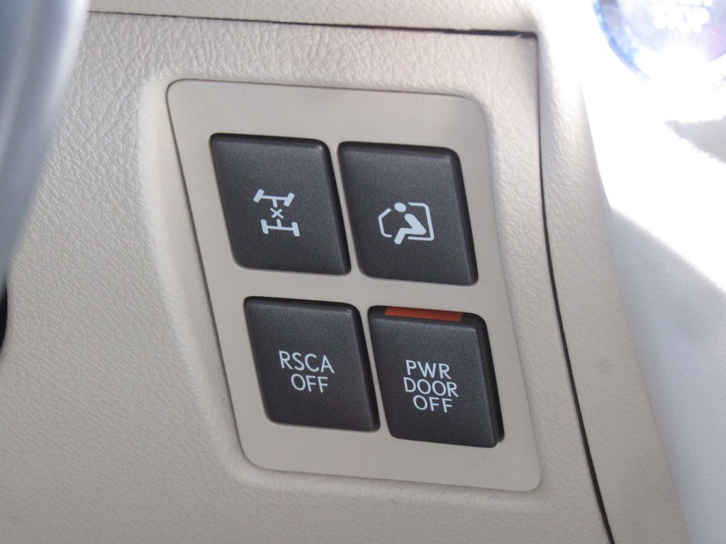 Used 2015 Lexus LX 570 4WD w/ Luxury Package image 34