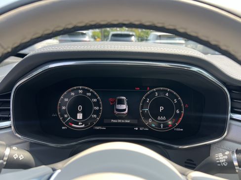 Used 2026 Jaguar F-PACE R-Dynamic S AWD/4WD image 23
