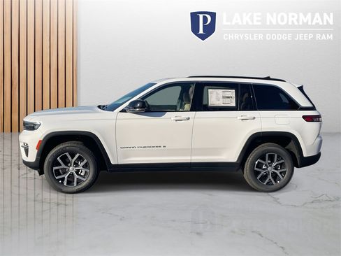 New 2025 Jeep Grand Cherokee Limited image 6