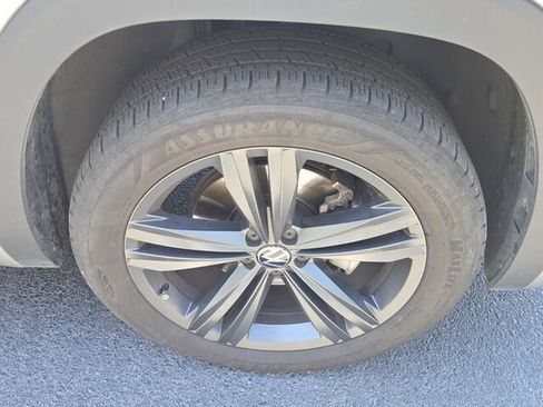 Used 2021 Volkswagen Atlas SE w/ Panoramic Sunroof Package FWD image 18