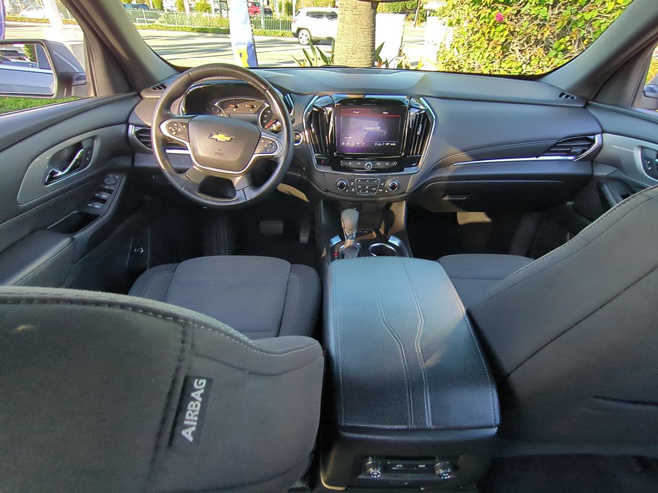 Used 2023 Chevrolet Traverse LT FWD image 19