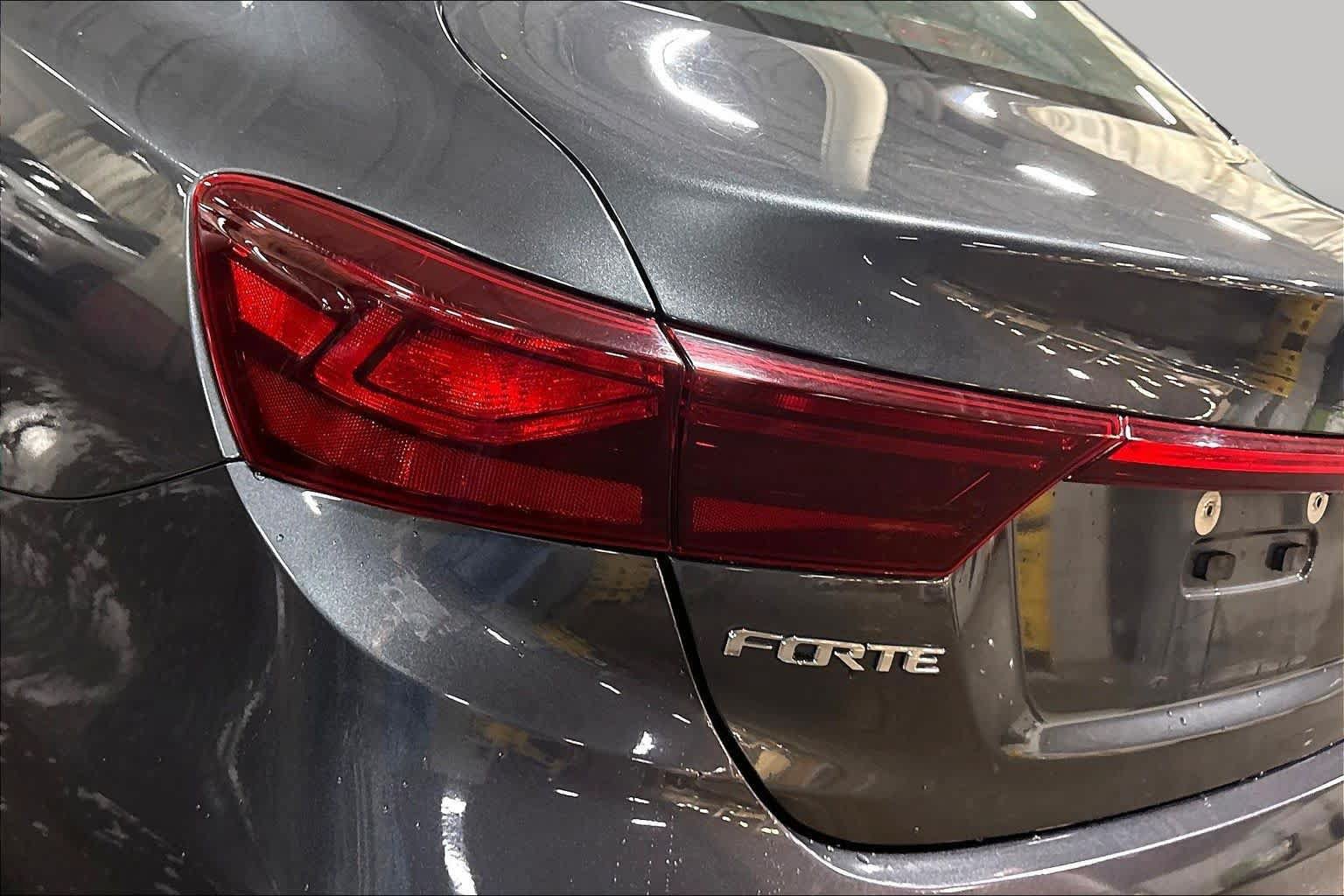 Used 2021 Kia Forte LXS FWD image 28