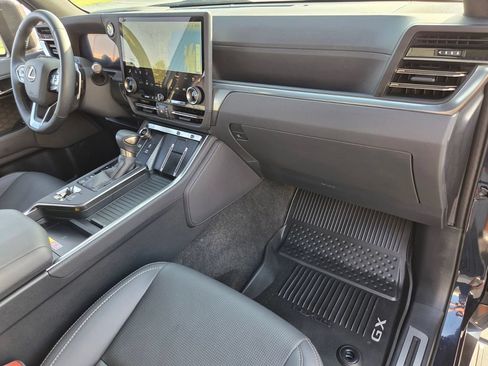 Used 2025 Lexus GX 550 w/ Accessory Package (31) AWD/4WD image 20