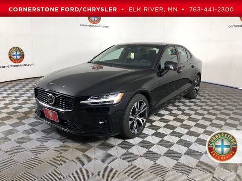Used 2023 Volvo S60 B5 Core AWD/4WD image 1