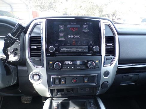 Used 2020 Nissan Titan SV w/ SV Convenience Package image 13