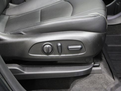 Used 2019 Buick Enclave Avenir w/ Avenir Technology Package FWD image 30
