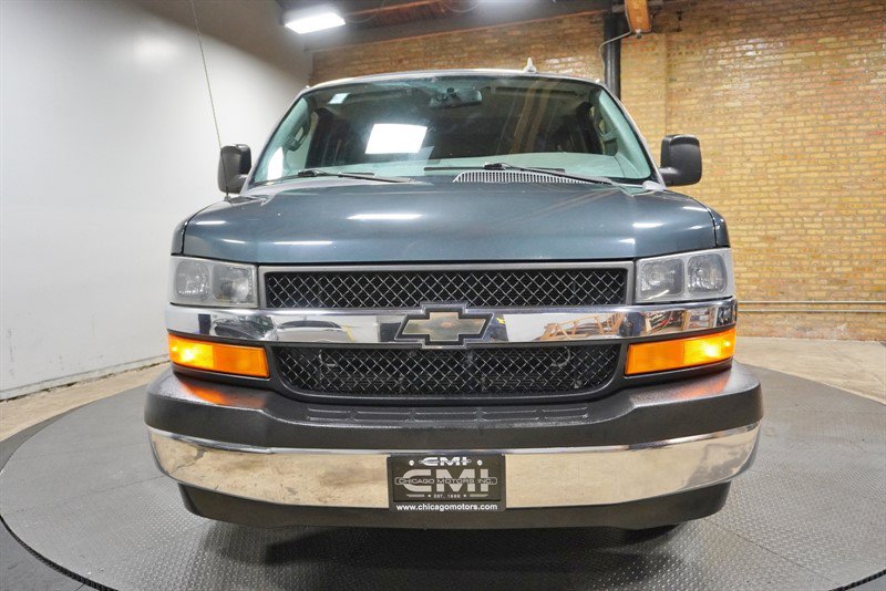 Used 2017 Chevrolet Express 3500 LT w/ LT Preferred Equipment Group RWD image 4