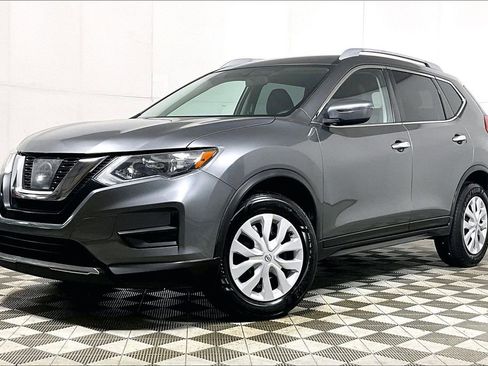 Used 2017 Nissan Rogue S w/ Appearance Package image 2