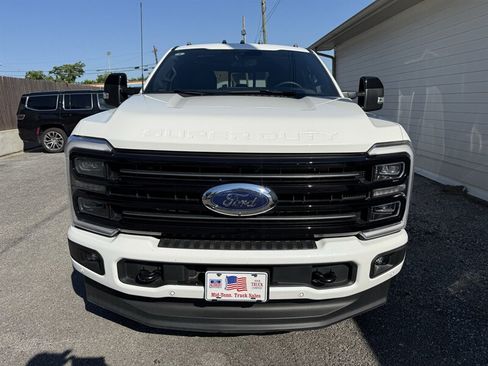Used 2025 Ford F250 Platinum AWD/4WD image 3