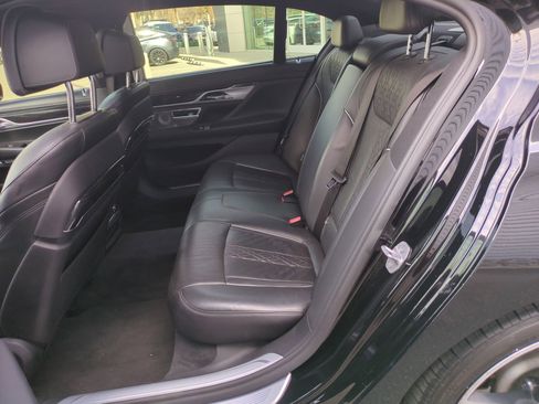 Used 2018 BMW 750i xDrive w/ Executive Package image 24