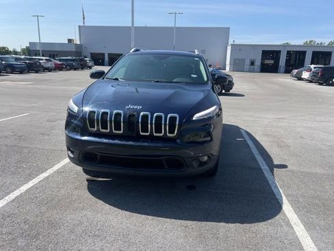 Used 2015 Jeep Cherokee Latitude AWD/4WD image 4